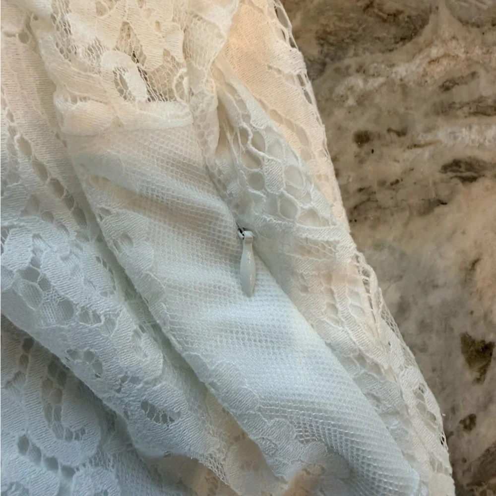 MEROKEETY NWT White Lace Dress V Neck Short Sleeve Size M